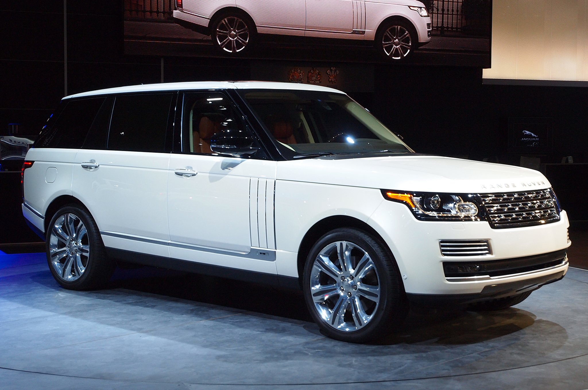 Land rover 2015 года